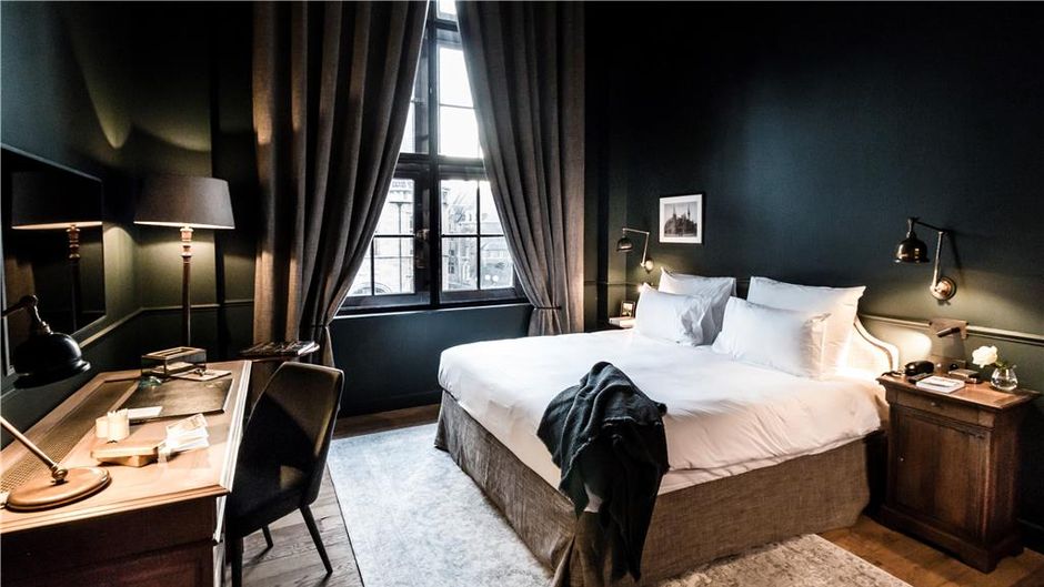 1898 The Post Hotel Room