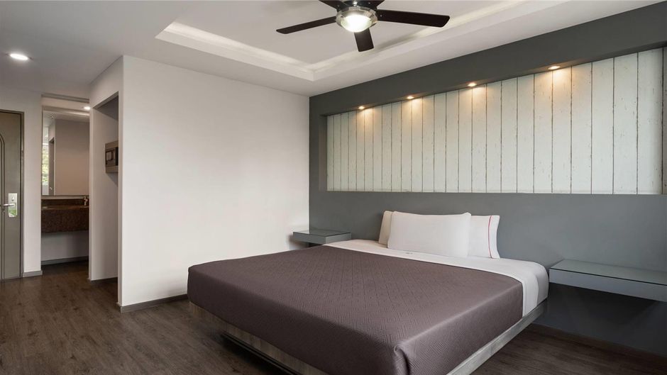 Hotel Faja De Oro Room