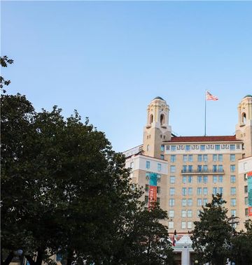 Arlington Resort Hotel & Spa