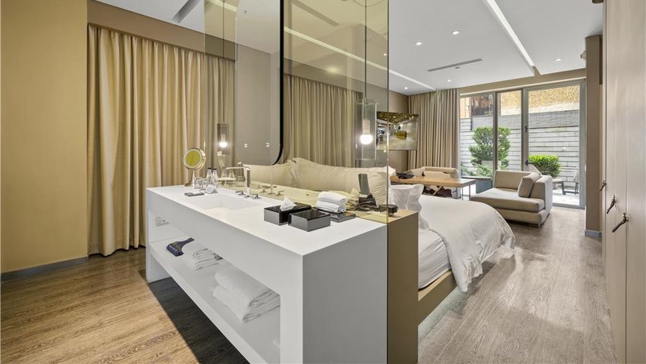 B.O.G. Hotel Room
