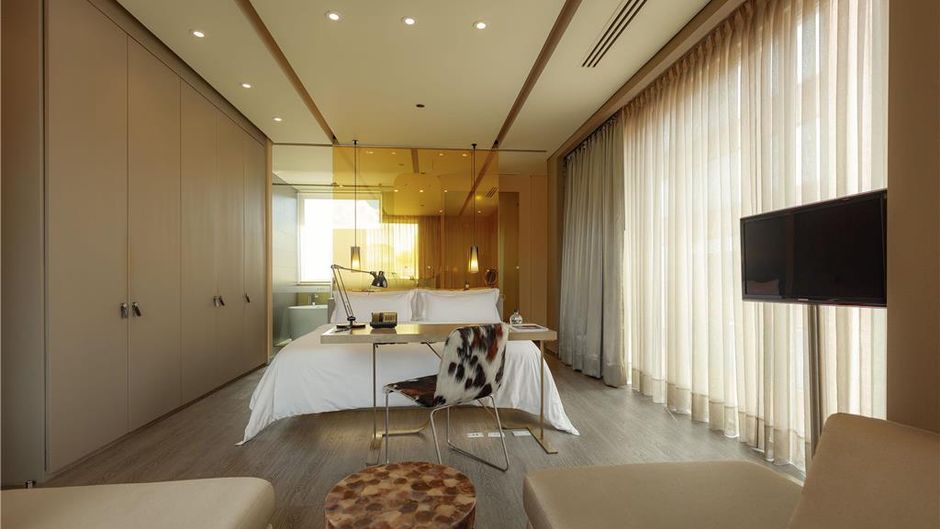 B.O.G. Hotel Room