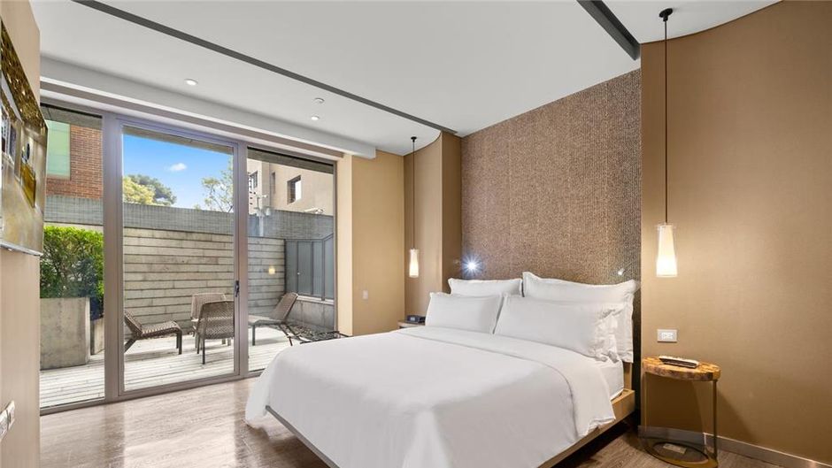 B.O.G. Hotel Room