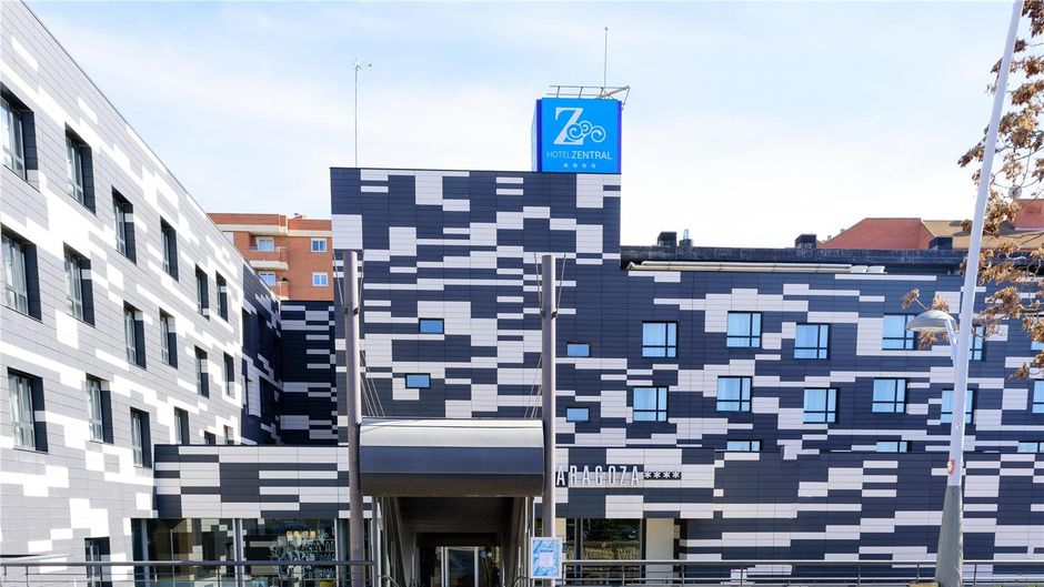 Hotel Zentral Ave Exterior