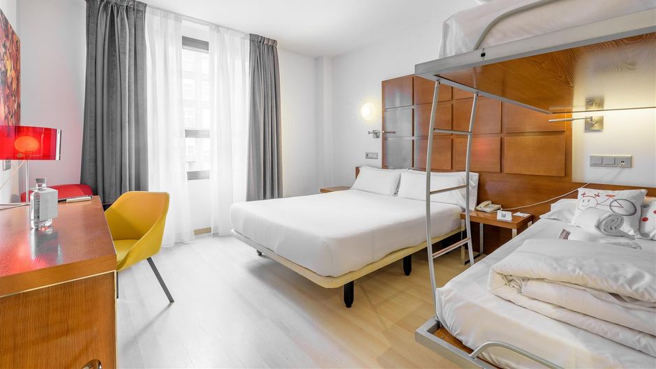 Hotel Zentral Ave Room