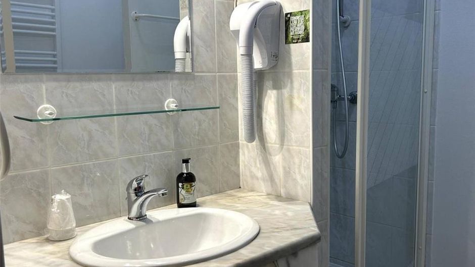Auberge le Colombien Room