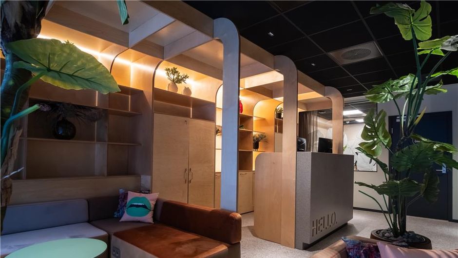 Anker Apartment Lobby