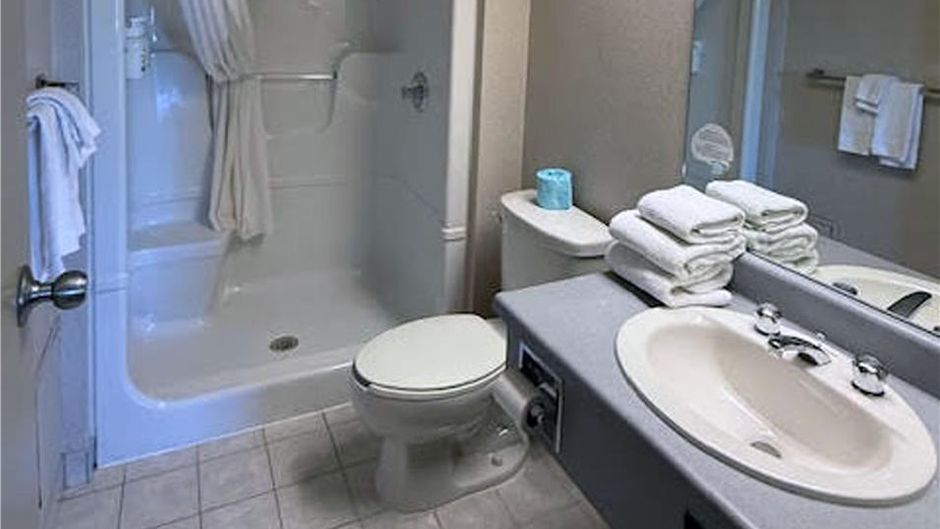 SureStay by Best Western Brockville Room