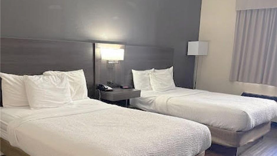 SureStay by Best Western Brockville Room