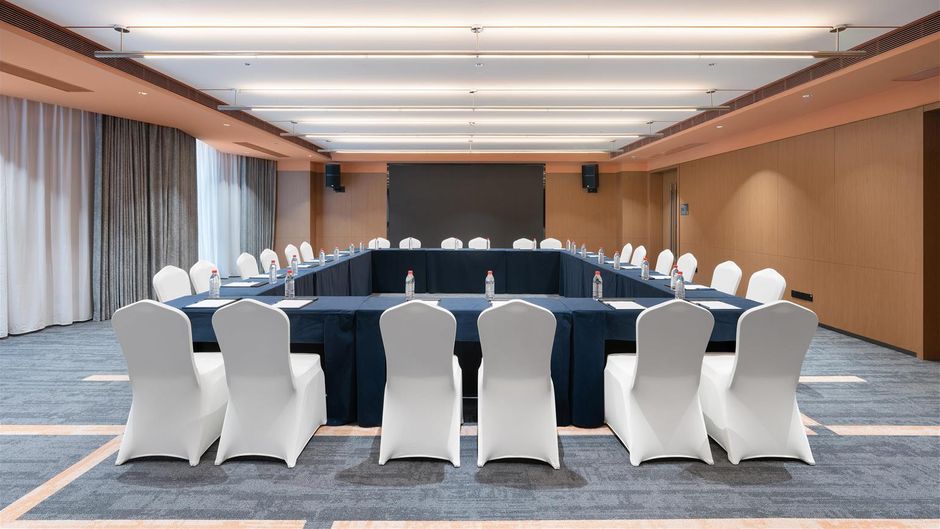 Hampton Jingdezhen Porcelain Center Meeting