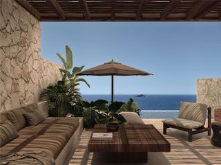 Luura Paros Cliff
