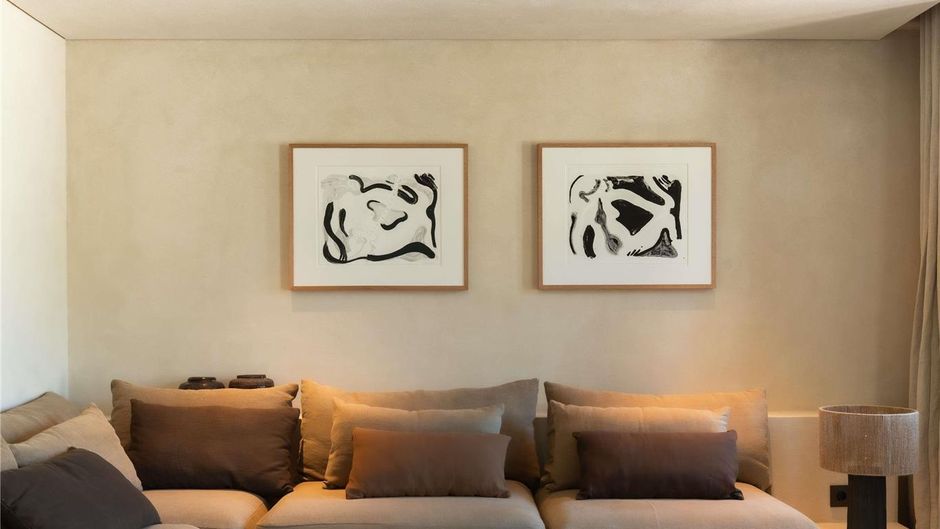 Luura Paros Cliff Room