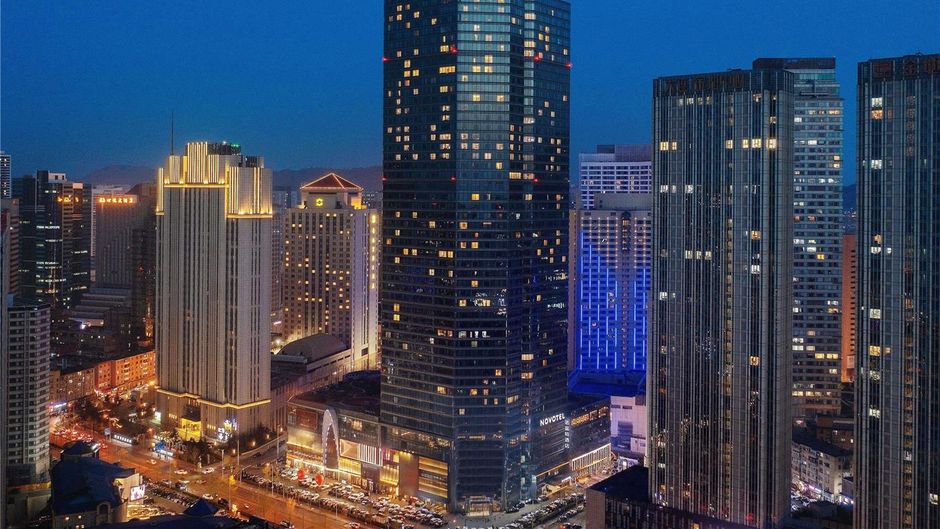 Novotel Dalian Zhongshan Square Exterior