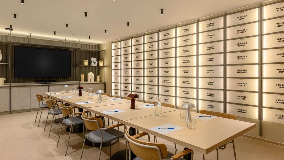 You Hotel Budapest Handwritten Collectio Meeting