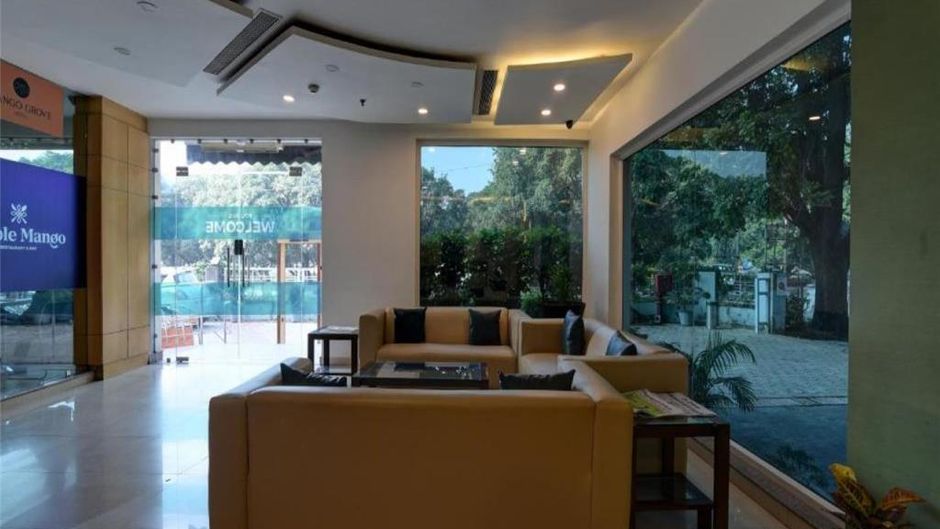 Red Fox Hotel Chandigarh Lobby