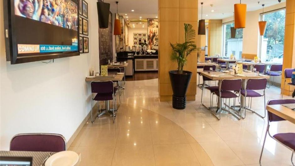Red Fox Hotel Chandigarh Restaurant
