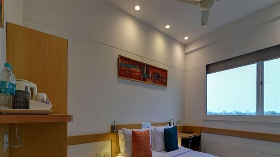 Red Fox Hotel Chandigarh Room