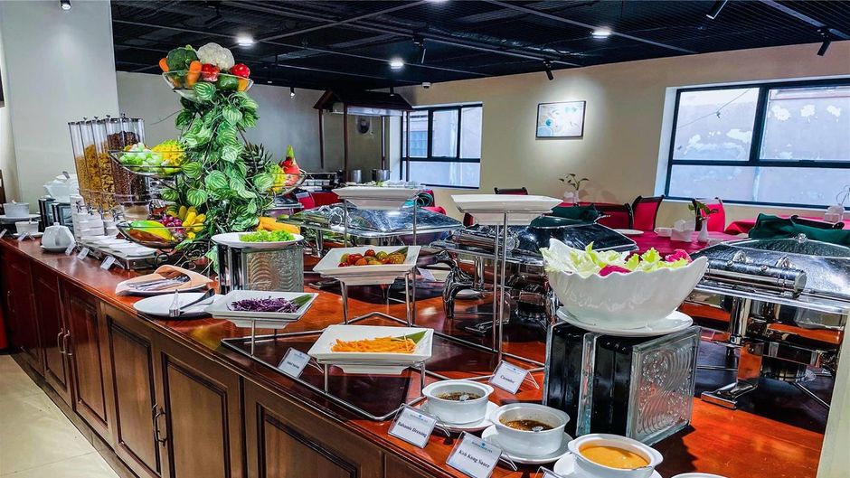 Ramada by Wyndham Phnom Penh Central Restaurant