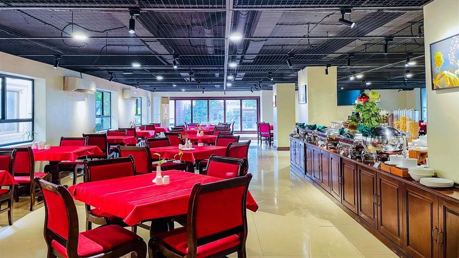 Ramada by Wyndham Phnom Penh Central Restaurant