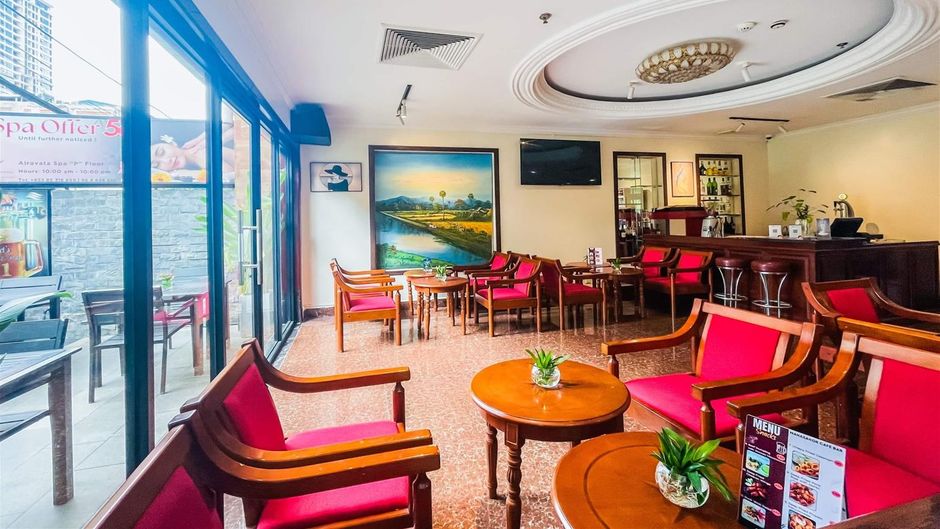 Ramada by Wyndham Phnom Penh Central Restaurant
