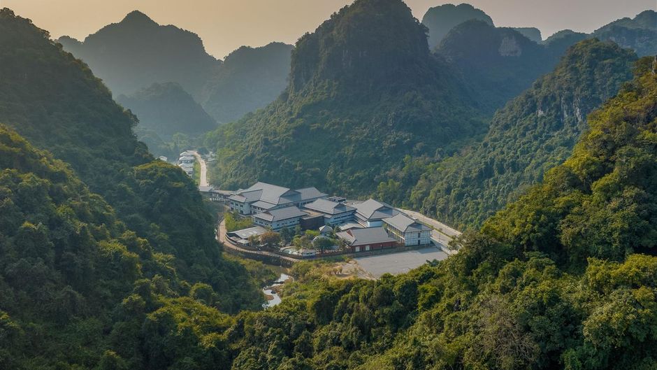 Hilton Quang Hanh Onsen Resort Exterior