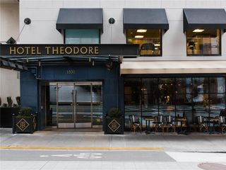 Hotel Theodore