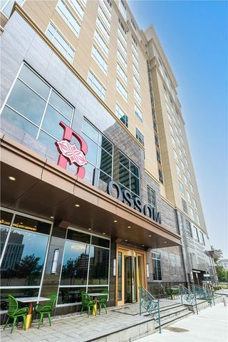 Blossom Hotel Houston, Curio Collection