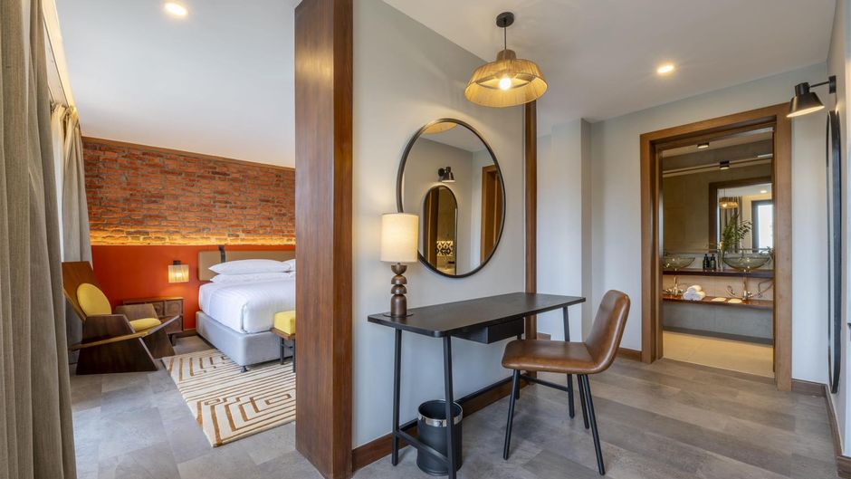 Zaria Court Hotel Hilton Room