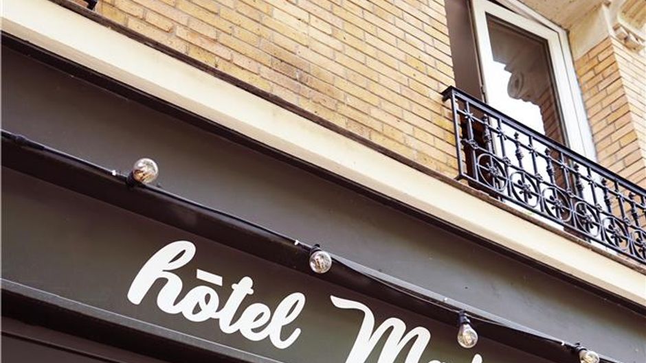 Hotel Madrigal Exterior
