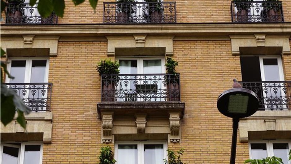 Hotel Madrigal Exterior
