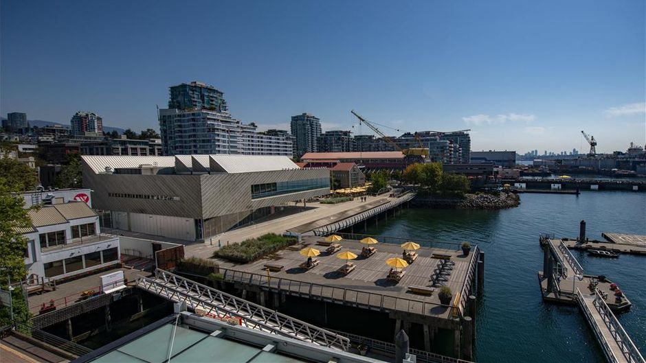 Lonsdale Quay Hotel Suite