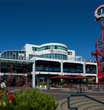 Lonsdale Quay Hotel