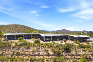Tombstone Lookout Lodge
