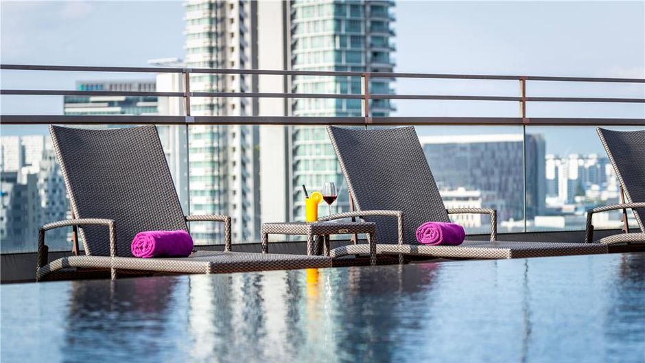 Hotel Traveline Downtown Singapore Pool