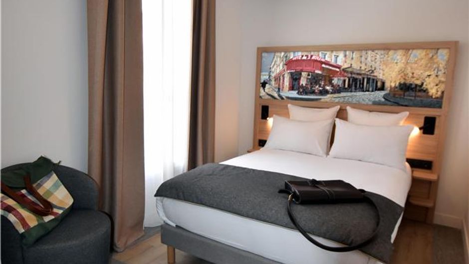 Dantan Hotel Room