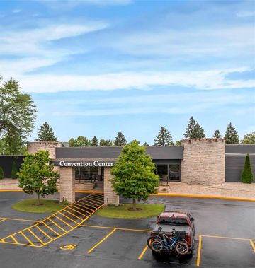 Fox Hills Golf Resort & Conf Center