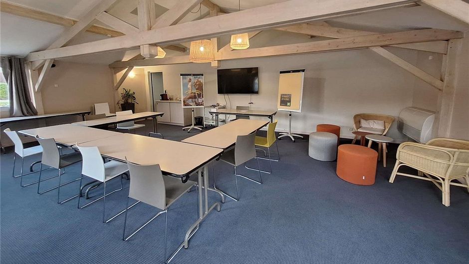 Ibis Styles Aubagne Gemenos Meeting