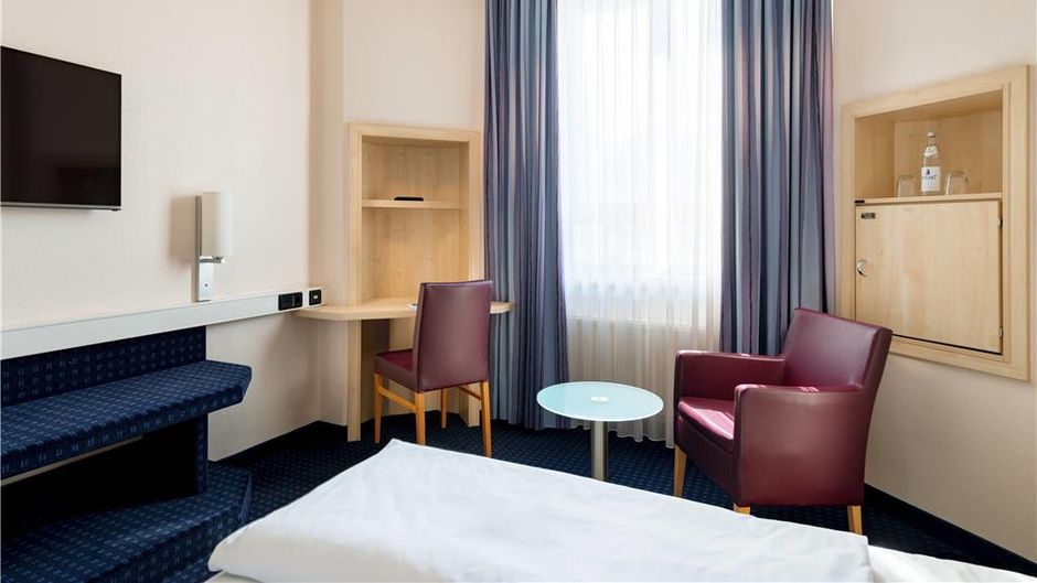 Rugs Hotel Augsburg Room