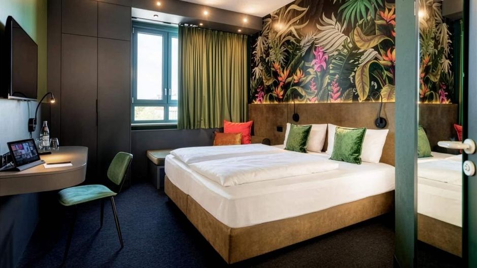 Rugs Hotel Augsburg Room