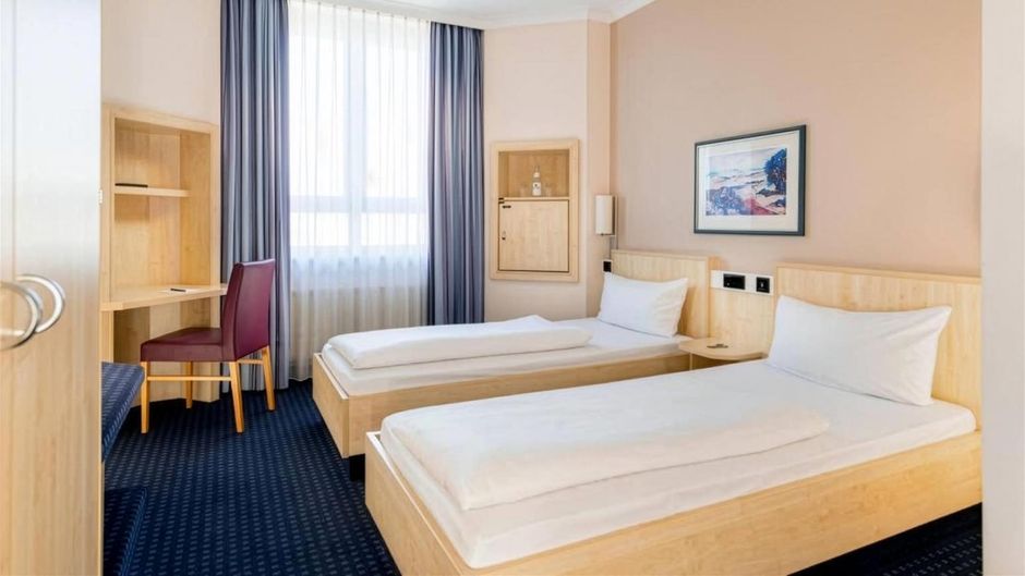 Rugs Hotel Augsburg Room