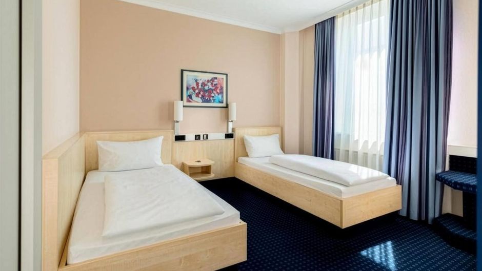 Rugs Hotel Augsburg Room