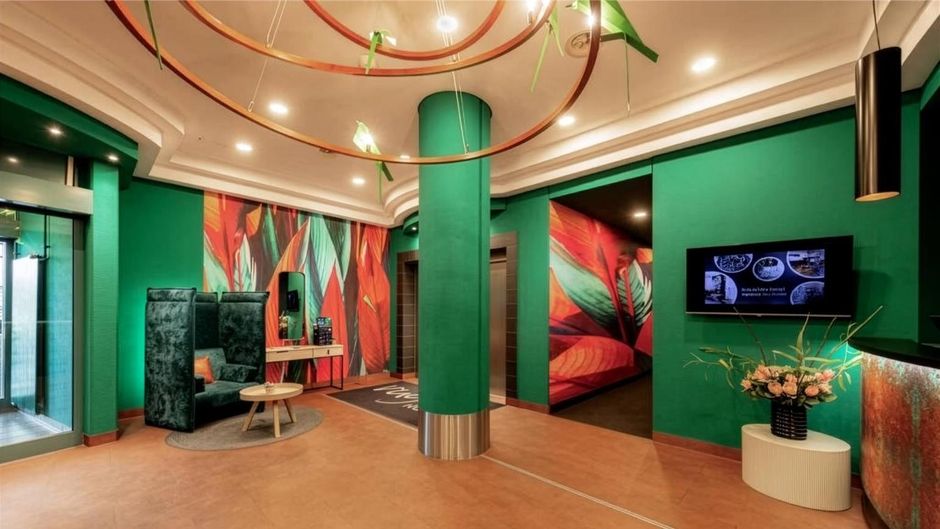 Rugs Hotel Augsburg Lobby