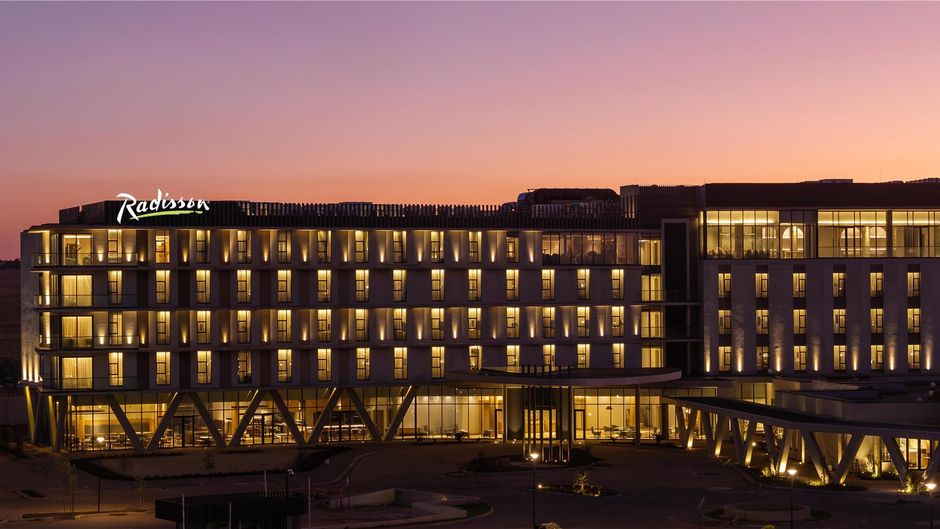 Radisson Hotel & Convention Center Steve Exterior