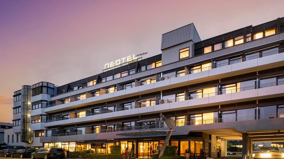 ANA Neotel Exterior