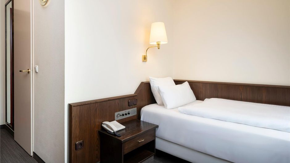 Elaya Hotel Noerdlingen Room