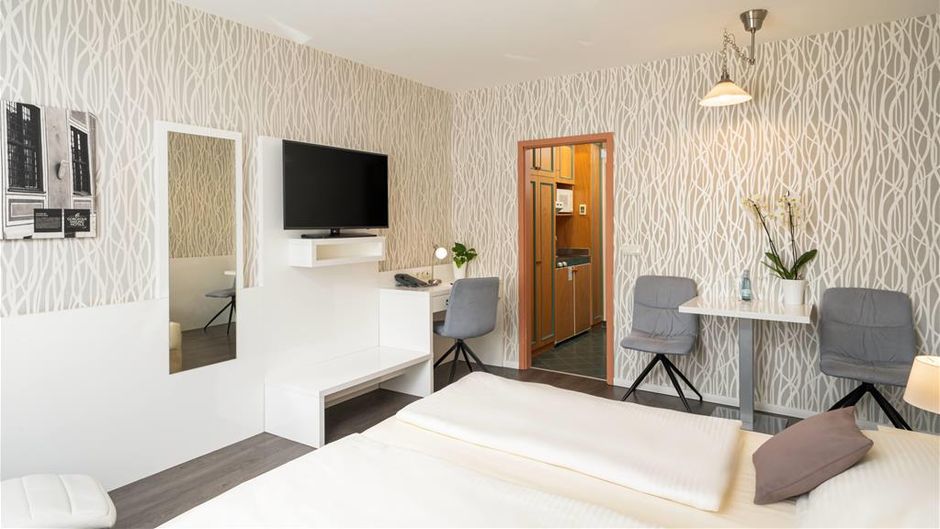 QU Hotel Augsburg Room