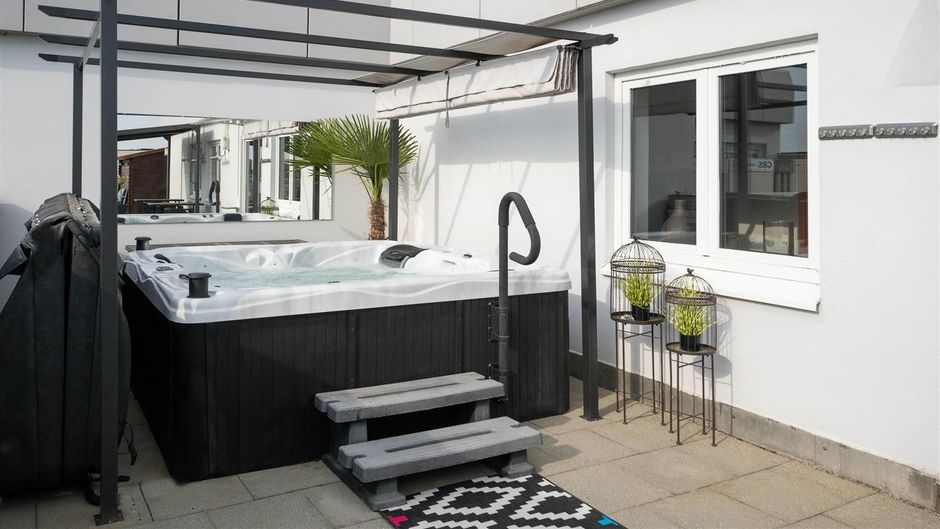QU Hotel Augsburg Pool