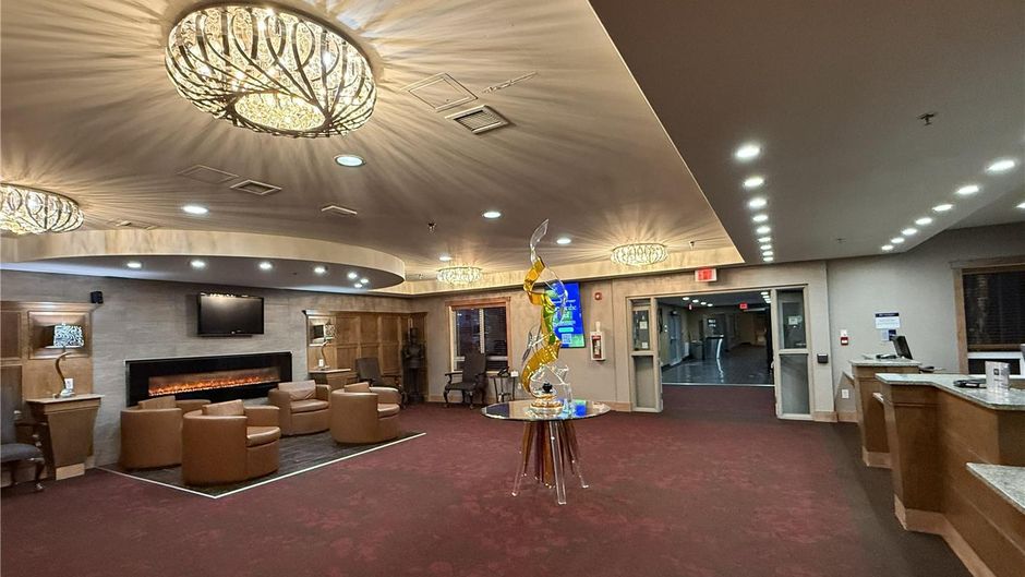 Best Western Plus Rose City Suites Lobby