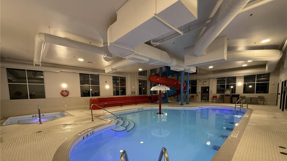 Best Western Plus Rose City Suites Pool
