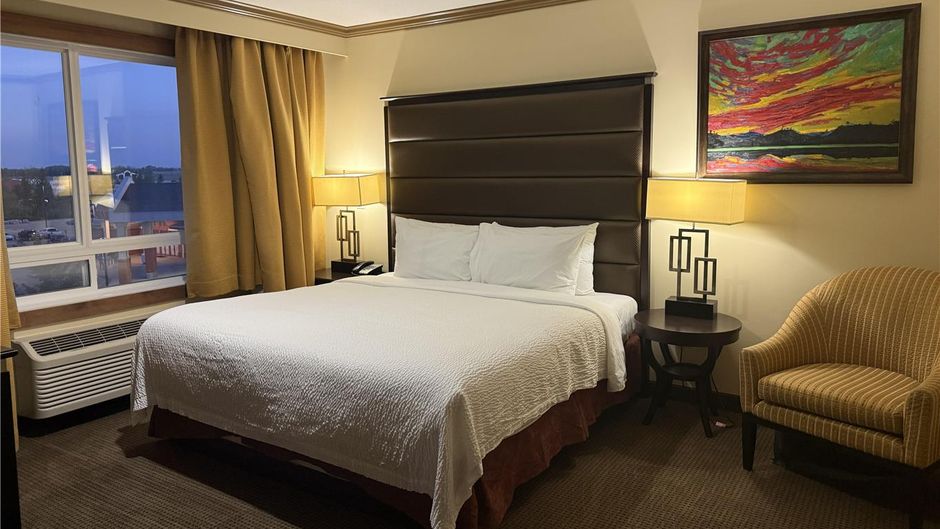 Best Western Plus Rose City Suites Suite