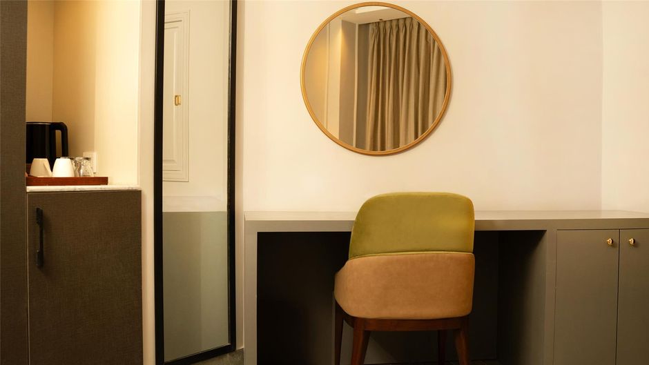 Best Western Premier Hotel Karim Abad Hu Room
